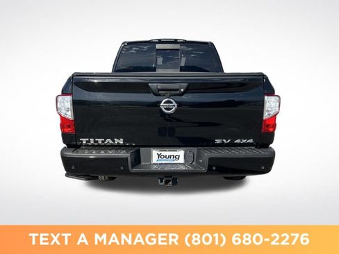 Used 2021 Nissan Titan SV w/ SV Convenience Package AWD/4WD image 4