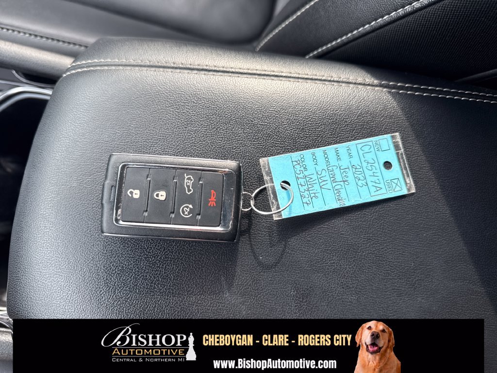 Used 2023 Jeep Grand Cherokee Limited AWD/4WD image 24
