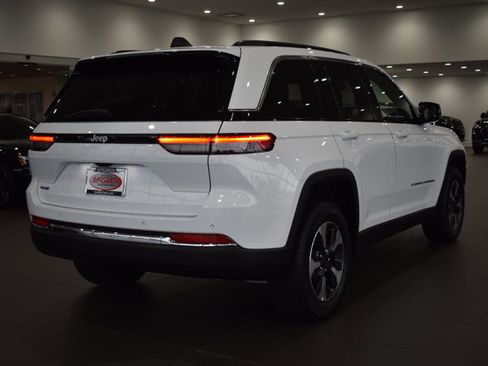 Used 2024 Jeep Grand Cherokee Limited 4xe image 11