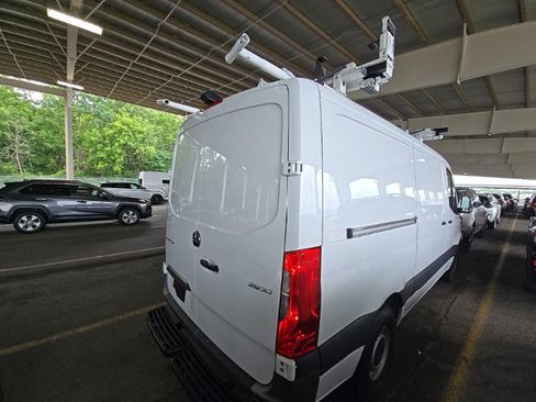 Used 2023 Mercedes-Benz Sprinter 2500 image 3