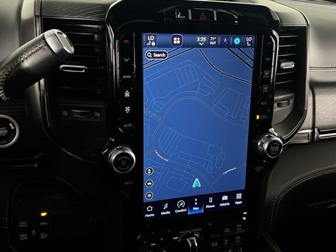 Used 2024 RAM 2500 Limited image 19