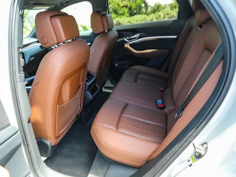 Used 2022 Audi e-tron Premium AWD/4WD image 17