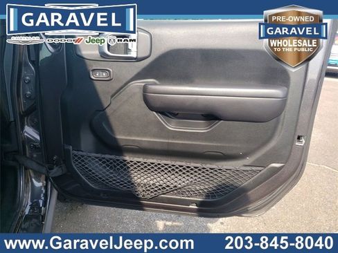 Used 2018 Jeep Wrangler Unlimited Rubicon w/ Cold Weather Group image 36