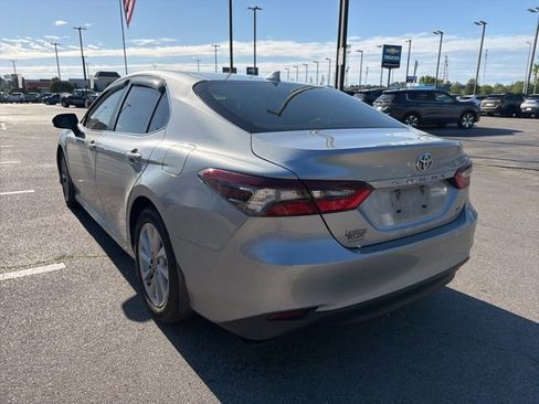 Used 2022 Toyota Camry LE FWD image 6