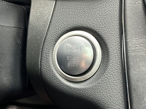 Used 2019 Mercedes-Benz GLC 300 4MATIC image 35