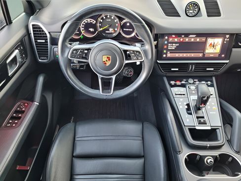 Used 2022 Porsche Cayenne E-Hybrid Coupe image 18