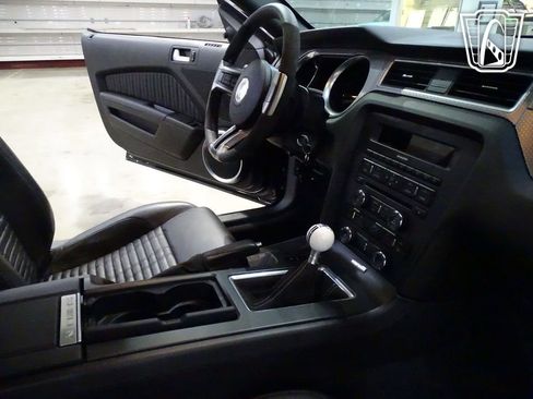 Used 2010 Ford Mustang Shelby GT500 image 31