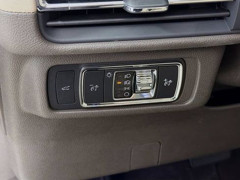 Certified 2022 Lincoln Corsair Reserve w/ Luxury Package FWD image 12