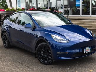 Used 2024 Tesla Model Y Long Range AWD/4WD video 2