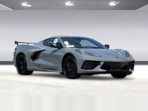 Used 2025 Chevrolet Corvette Stingray Preferred Cpe w/ Battery Protection Package RWD image 6