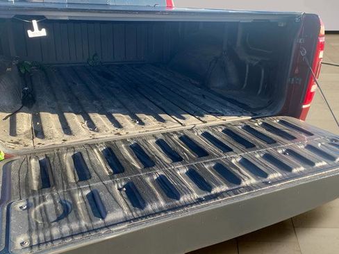 Used 2022 RAM 1500 Laramie AWD/4WD image 5