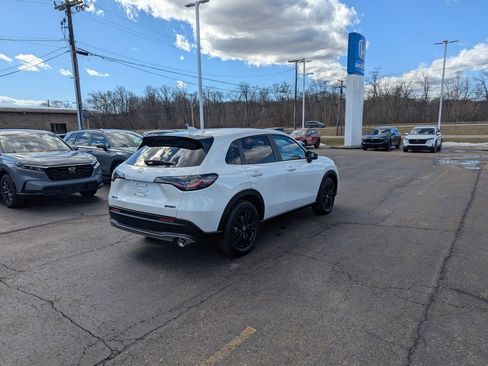 New 2026 Honda HR-V Sport image 3