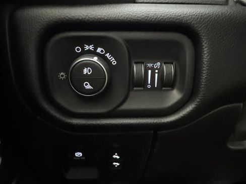 Used 2019 RAM 1500 Laramie AWD/4WD image 20