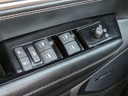 Used 2024 Jeep Wagoneer L Series III w/ Flexible Seating Group AWD/4WD image 21