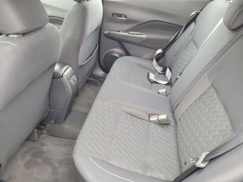 Used 2021 Nissan Kicks SV image 9