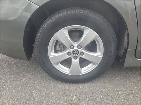 Used 2020 Toyota Sienna LE FWD image 11
