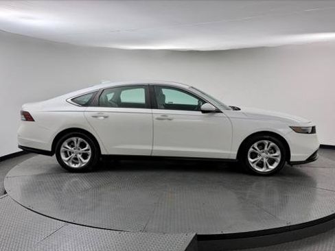 Used 2024 Honda Accord LX image 9