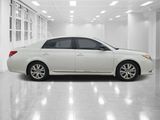 Used 2011 Toyota Avalon Limited image 2