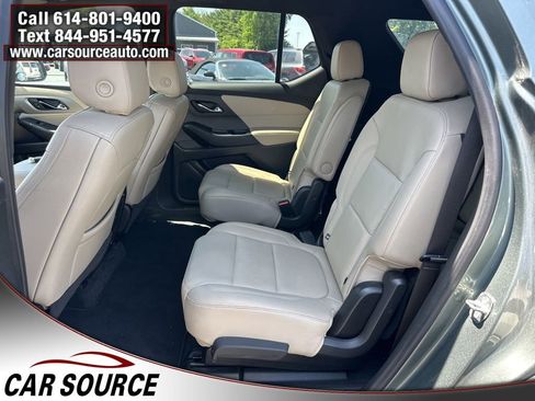 Used 2022 Chevrolet Traverse LT FWD image 13