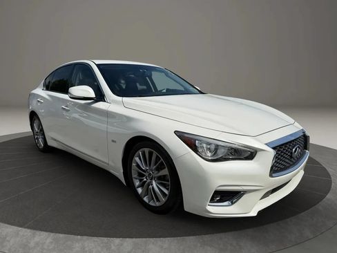 Used 2019 INFINITI Q50 Luxe w/ Essential Package (3.0T Luxe) AWD/4WD image 3