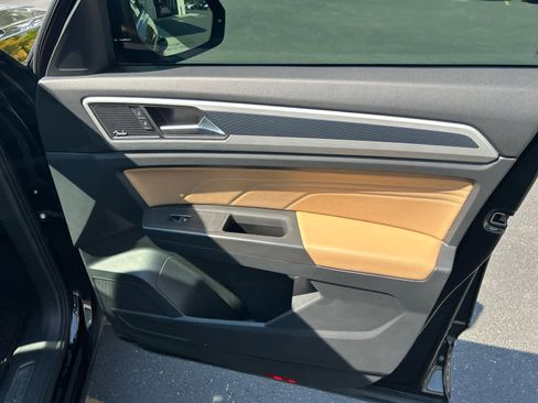 Used 2022 Volkswagen Atlas Cross Sport SEL Premium R-Line image 15