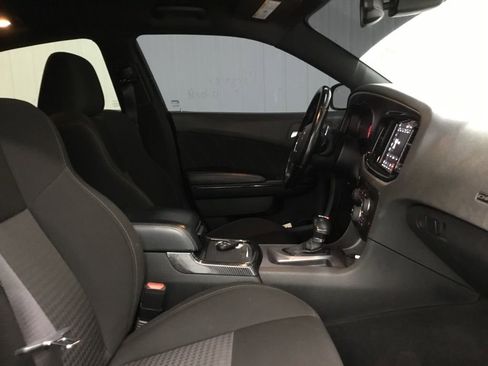 Used 2022 Dodge Charger R/T w/ Blacktop Package image 19