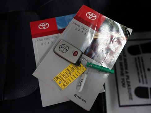Used 2013 Toyota Land Cruiser image 66