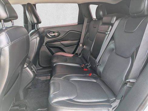 Used 2016 Jeep Cherokee Limited w/ Luxury Group FWD image 17