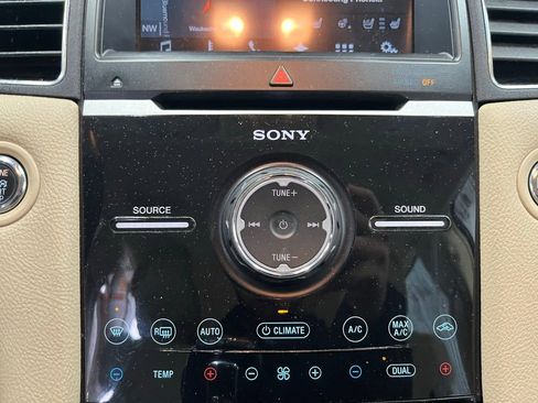 Used 2017 Ford Taurus Limited image 15