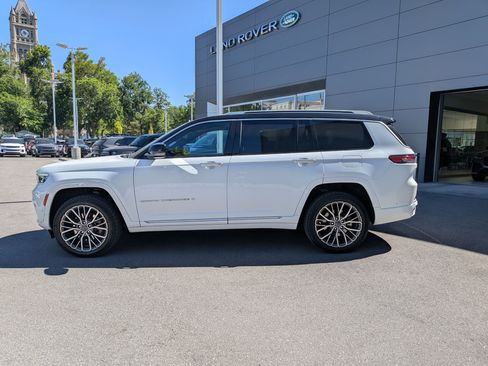 Used 2023 Jeep Grand Cherokee L Summit AWD/4WD image 8