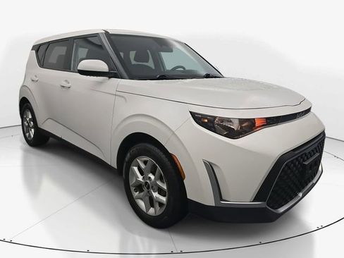 Used 2024 Kia Soul LX w/ Option Group 015 image 2