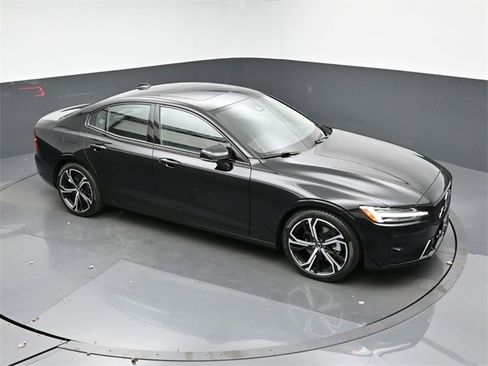 Used 2024 Volvo S60 B5 Ultimate image 43