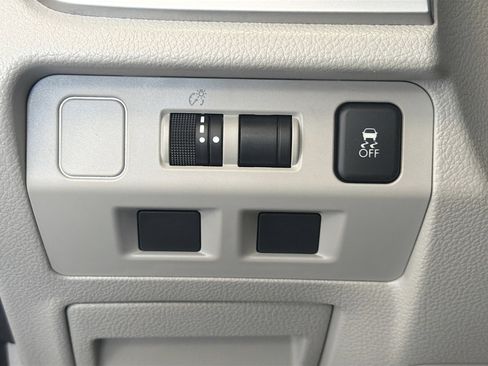 Used 2016 Subaru Forester 2.5i Premium w/ All-Weather Package AWD/4WD image 17