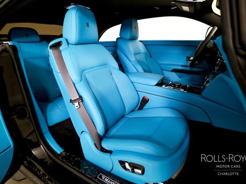 Used 2025 Rolls-Royce Spectre Black Badge w/ Spectre Enhancement Package image 23