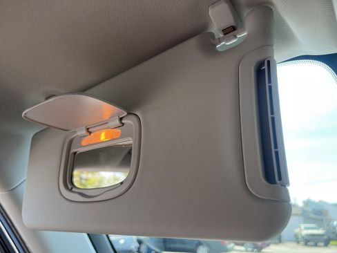 Used 2023 Jeep Renegade Altitude image 37