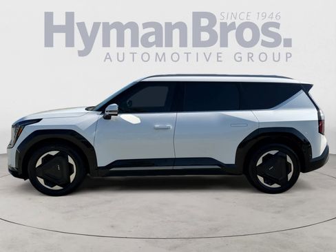 Certified 2024 Kia EV9 Land image 7