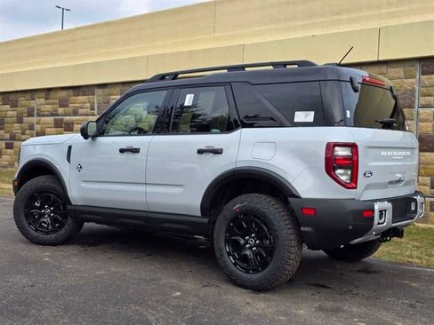 New 2026 Ford Bronco Sport Outer Banks w/ Sasquatch Outer Banks Package AWD/4WD image 8