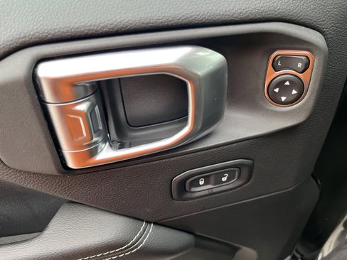 Used 2023 Jeep Wrangler Sahara w/ Cold Weather Group image 20