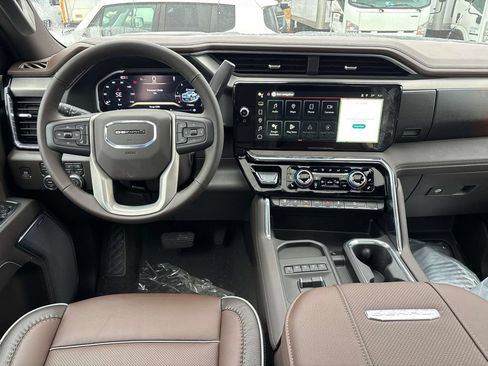 New 2026 GMC Sierra 3500 Denali w/ Denali Reserve Package AWD/4WD image 7