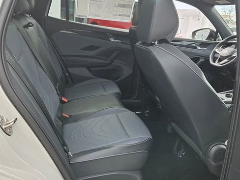 New 2026 Volkswagen Tiguan SE R-Line image 15