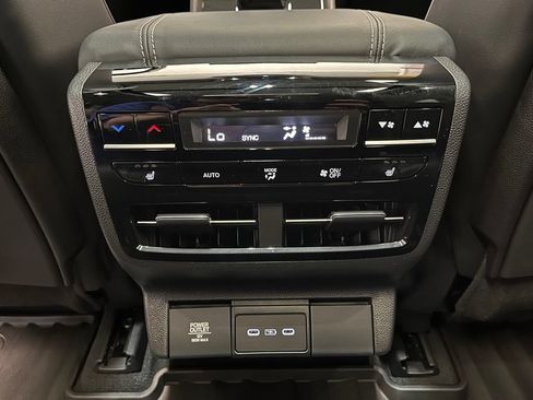 Certified 2025 Acura MDX SH-AWD w/ Advance Package image 16