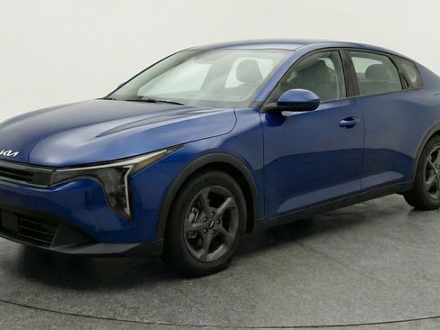 Used 2025 Kia K4 FWD image 3