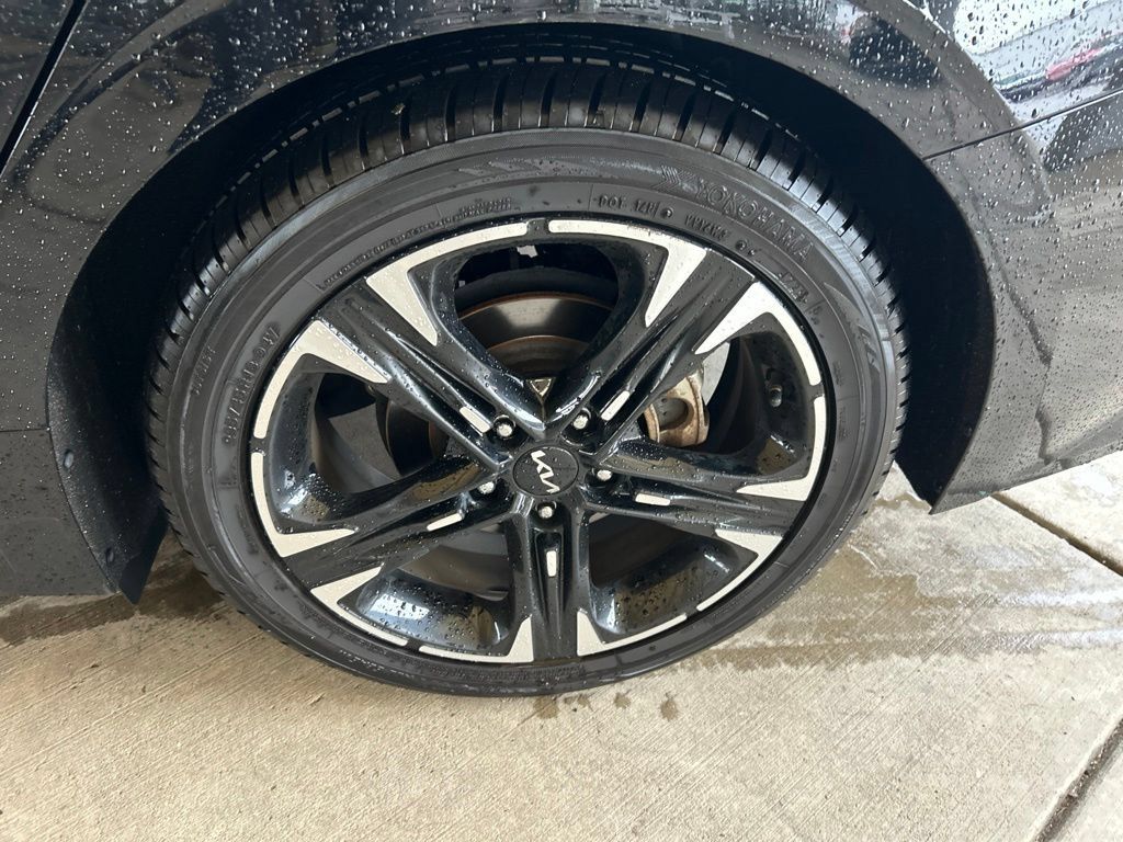 Used 2022 Kia K5 GT-Line w/ GT-Line Awd Premium Package image 16