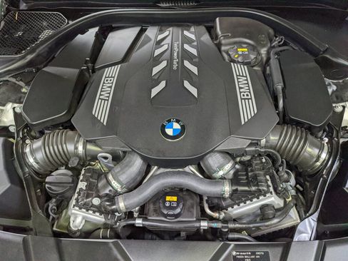 Used 2022 BMW 750i xDrive w/ Executive Package AWD/4WD image 38