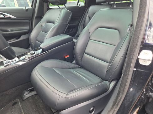 Used 2018 INFINITI QX30 Premium w/ Navigation Package AWD/4WD image 28