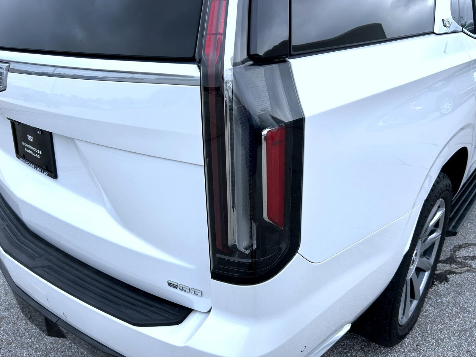 Used 2021 Cadillac Escalade Premium Luxury Platinum w/ Heavy-Duty Trailer Package AWD/4WD image 11