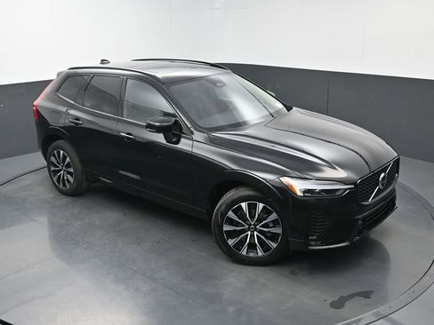 Used 2024 Volvo XC60 B5 Plus w/ Protection Package Premier image 31