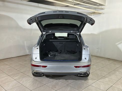 Used 2023 Audi Q5 e Premium w/ Convenience Package AWD/4WD image 23