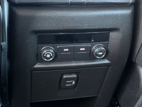 Certified 2023 Chevrolet Traverse LT image 45