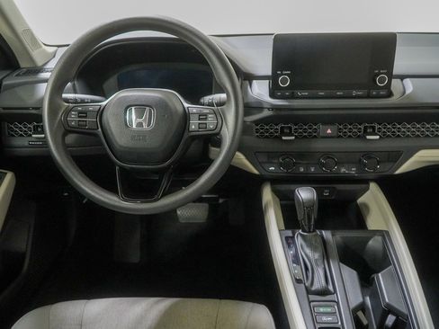 Certified 2025 Honda Accord SE image 20